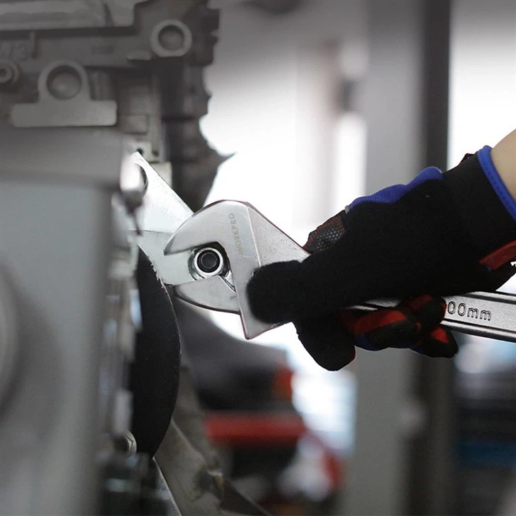 300MM ADJUSTABLE WRENCH